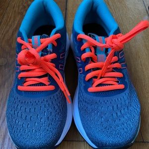 ASICS GEL-Excite 7 running shoes, like new!